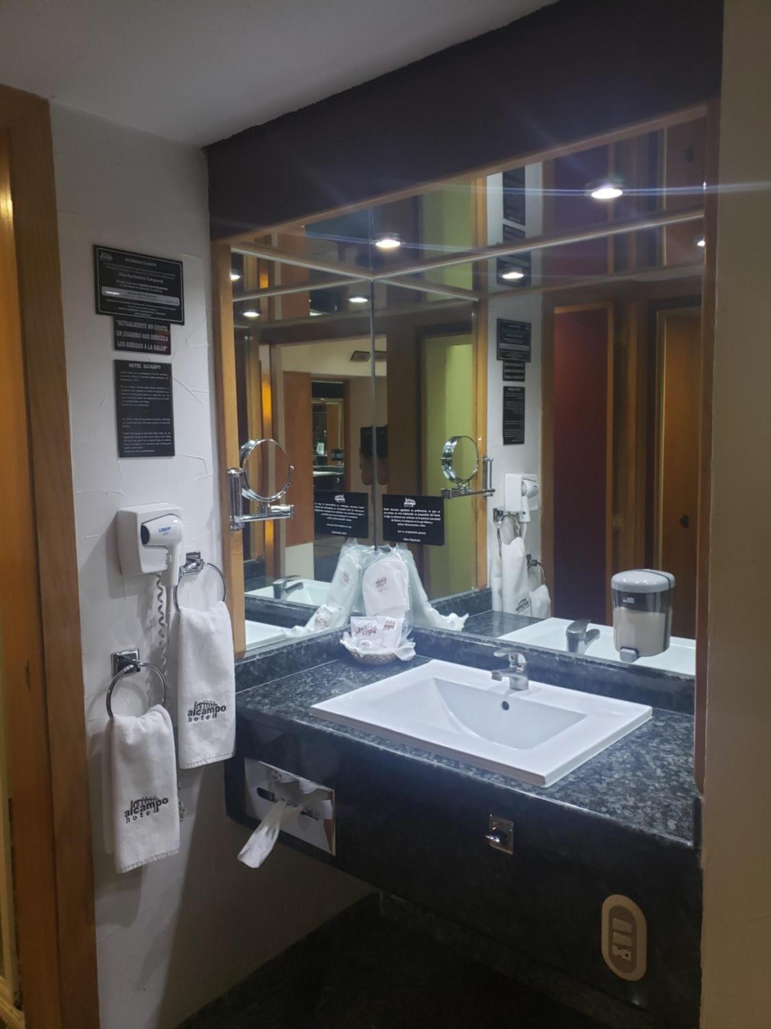 Hotel Alcampo Miranda Room photo